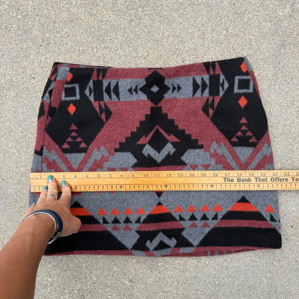 Gap Mini Skirt Wool Blend Aztec Print Red Black Southwest Ski Bell NWT Size 8 - Picture 7 of 10
